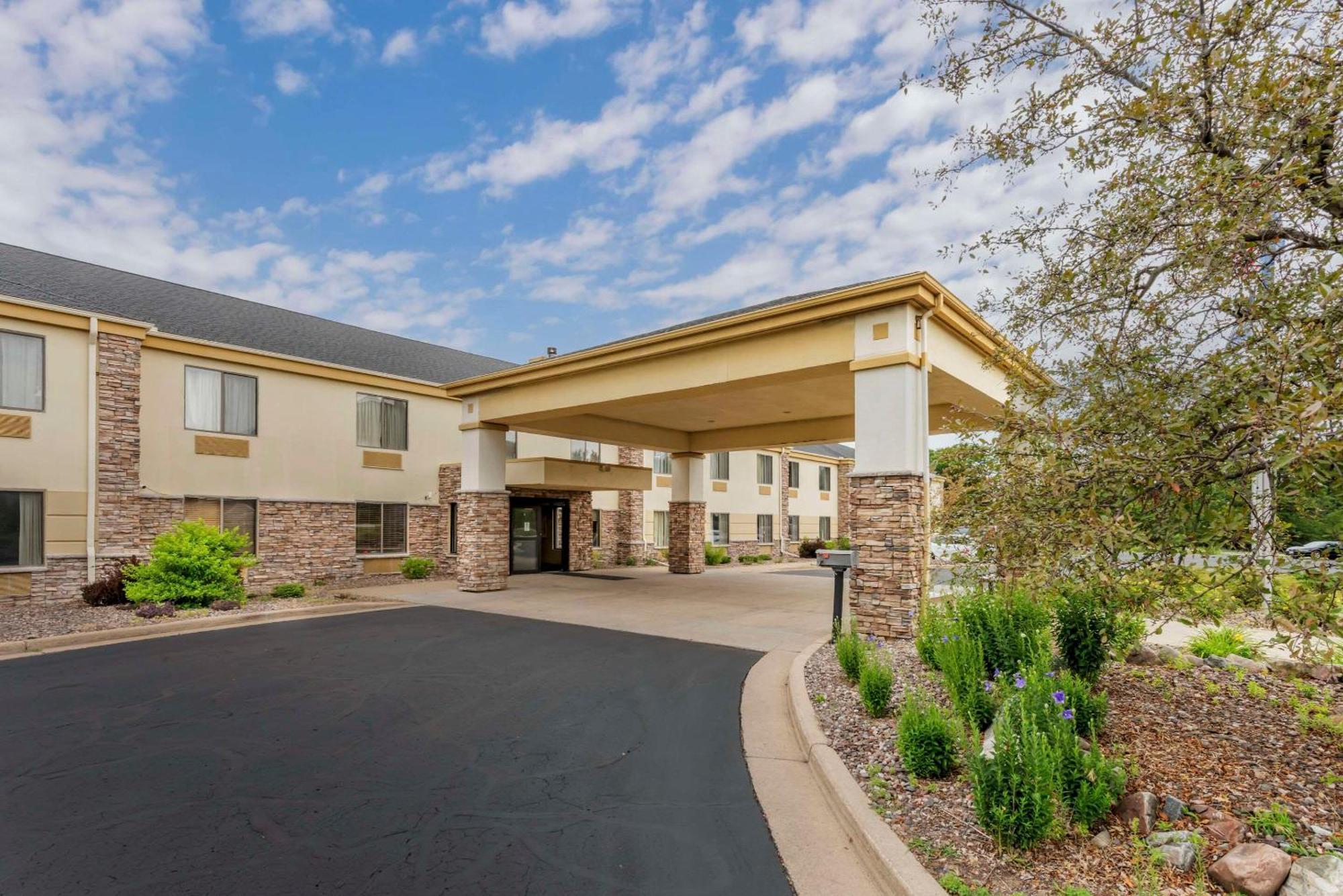 Comfort Inn & Suites Black River Falls I-94 Zewnętrze zdjęcie
