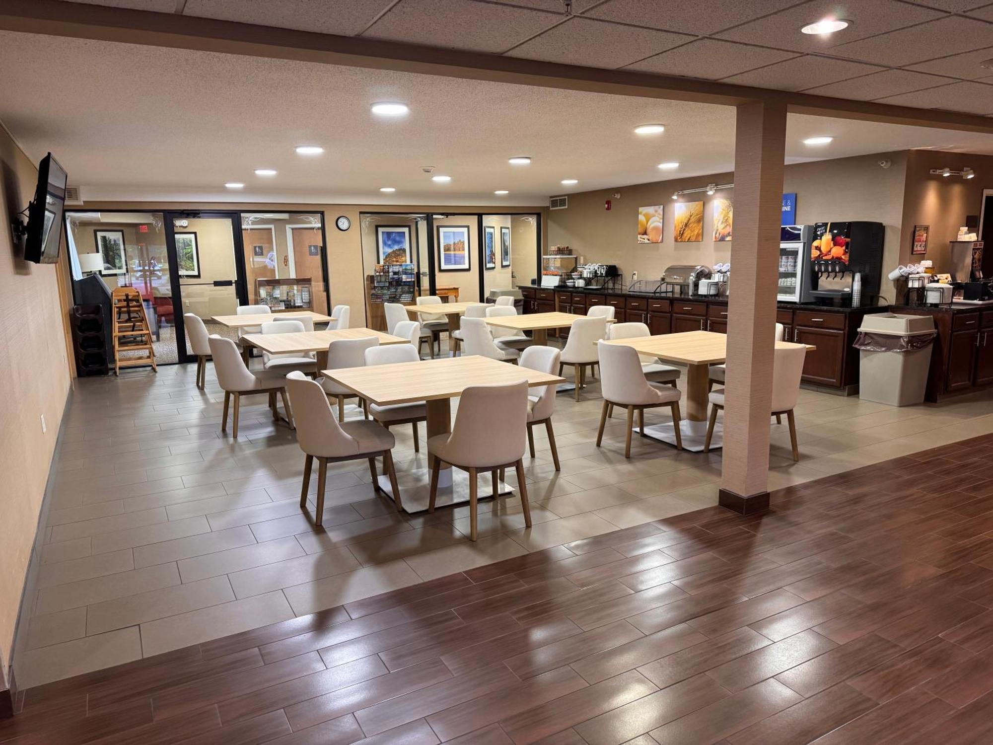 Comfort Inn & Suites Black River Falls I-94 Zewnętrze zdjęcie